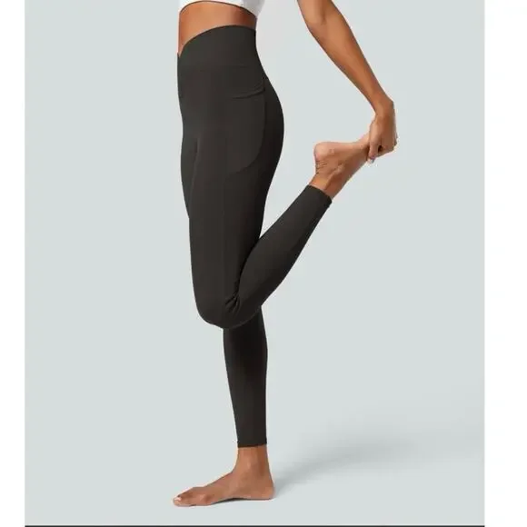 Halara Softlyzero Crossover Pocket Plain Leggings-UPF50+ Black - Sz M - Picture 4 of 7